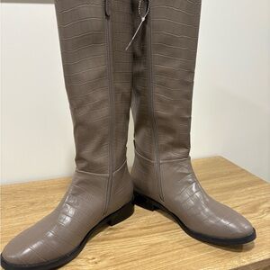 AEROSOLES Taupe Crocodile Pattern Heeled Boots